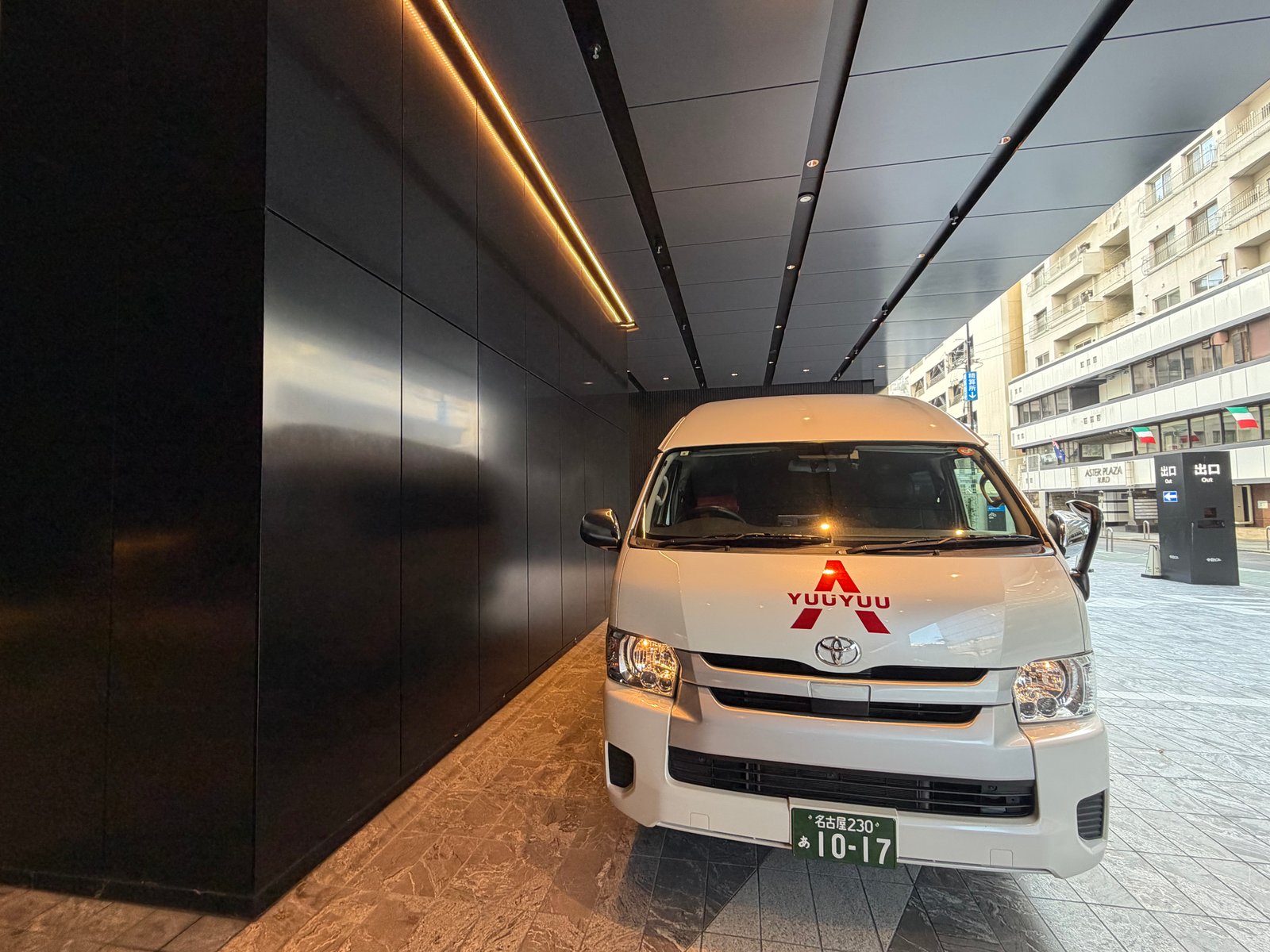 バス_名古屋現代建築前_02